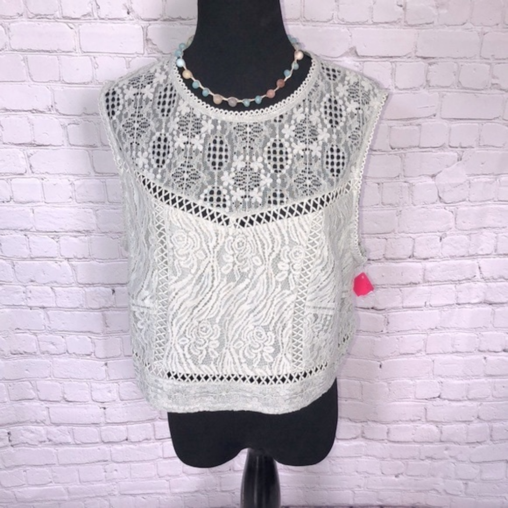 Xhilaration‎ SleeveLess Top